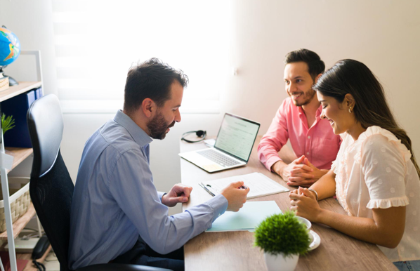 What to Know Before Taking an Urgent Loan Online